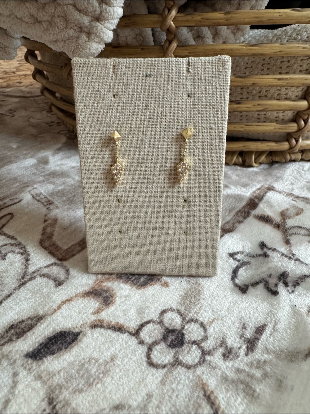 Stella & Dot Gold Kite Drop Earrings